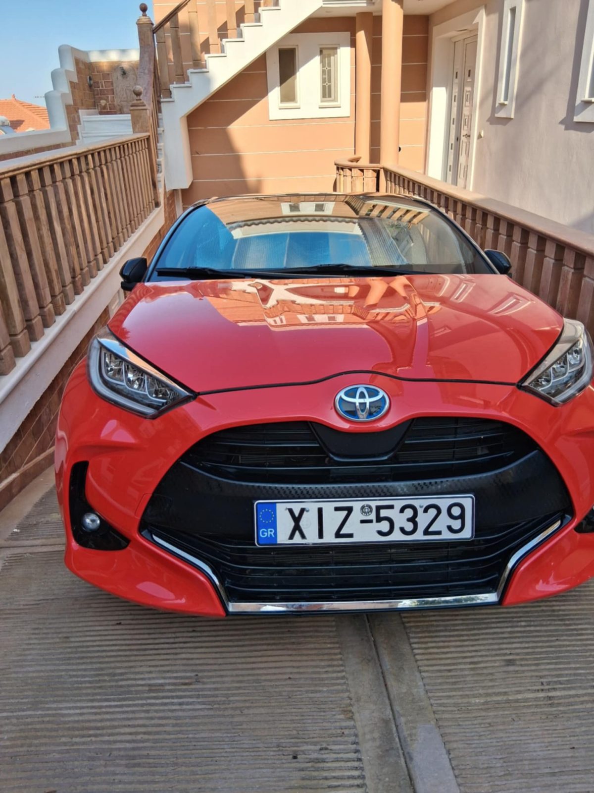 Toyota Yaris Psara car rental