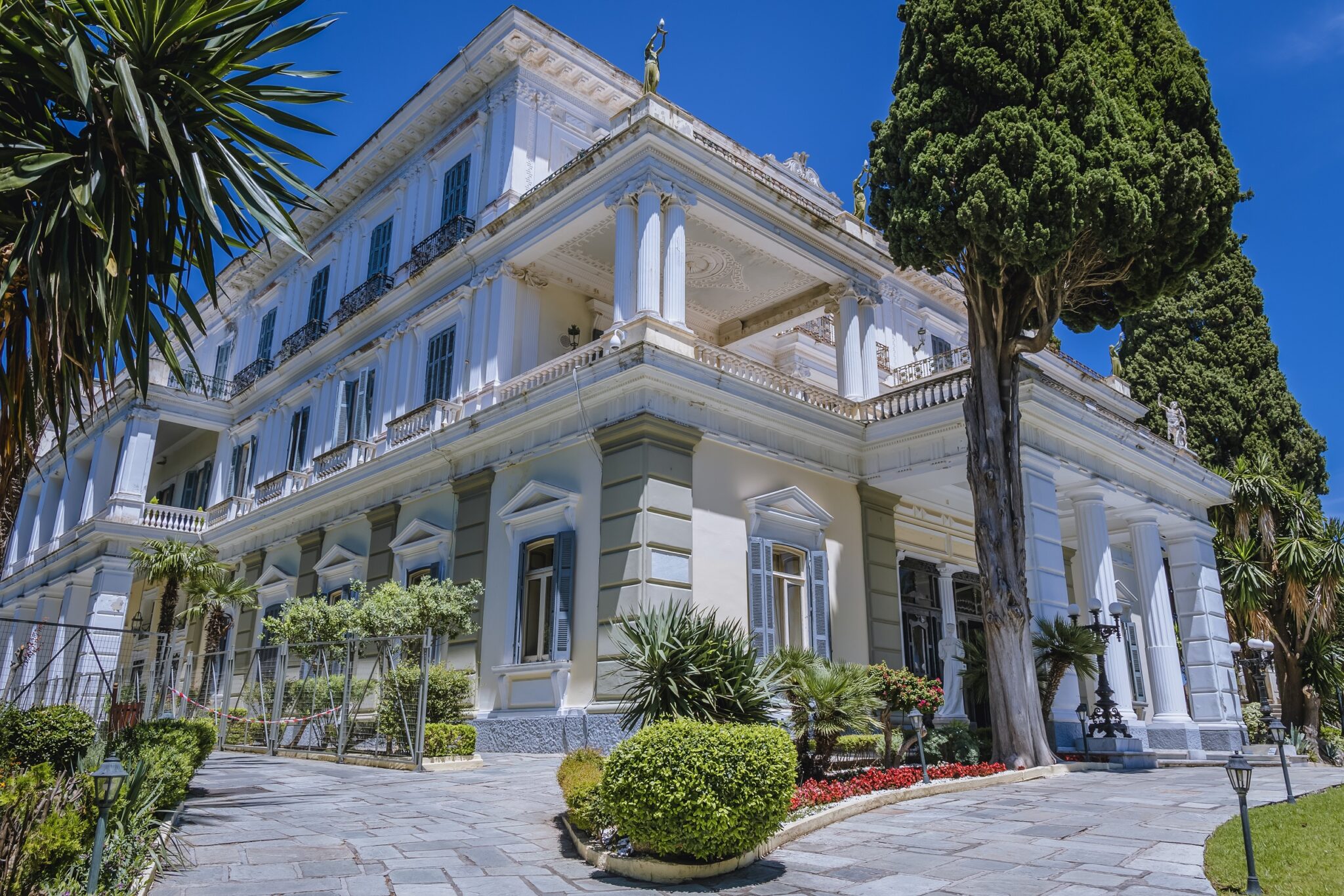 Κέρκυρα: Το Σμαράγδι του Ιονίου που μαγεύει κάθε επισκέπτη