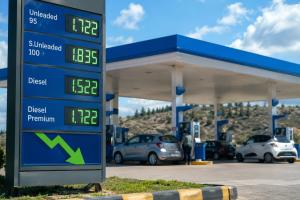 Fuel Price Reduction in Greece. What It Means for Drivers and the Economy