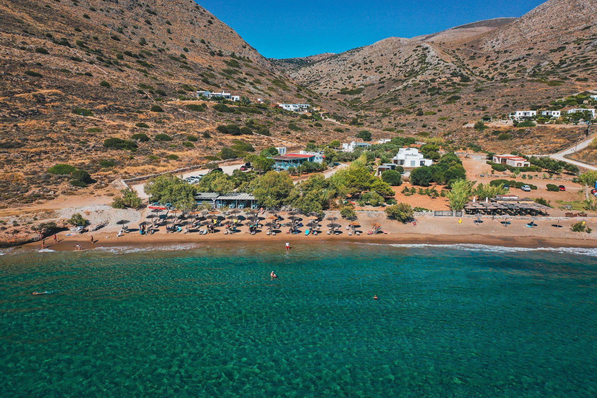 Τα Καλύτερα Καλοκαιρινά Μέρη για Διακοπές στη Σύρο. Ένας Premium Οδηγός για να Ανακαλύψετε το Αρχοντικό Νησί των Κυκλάδων