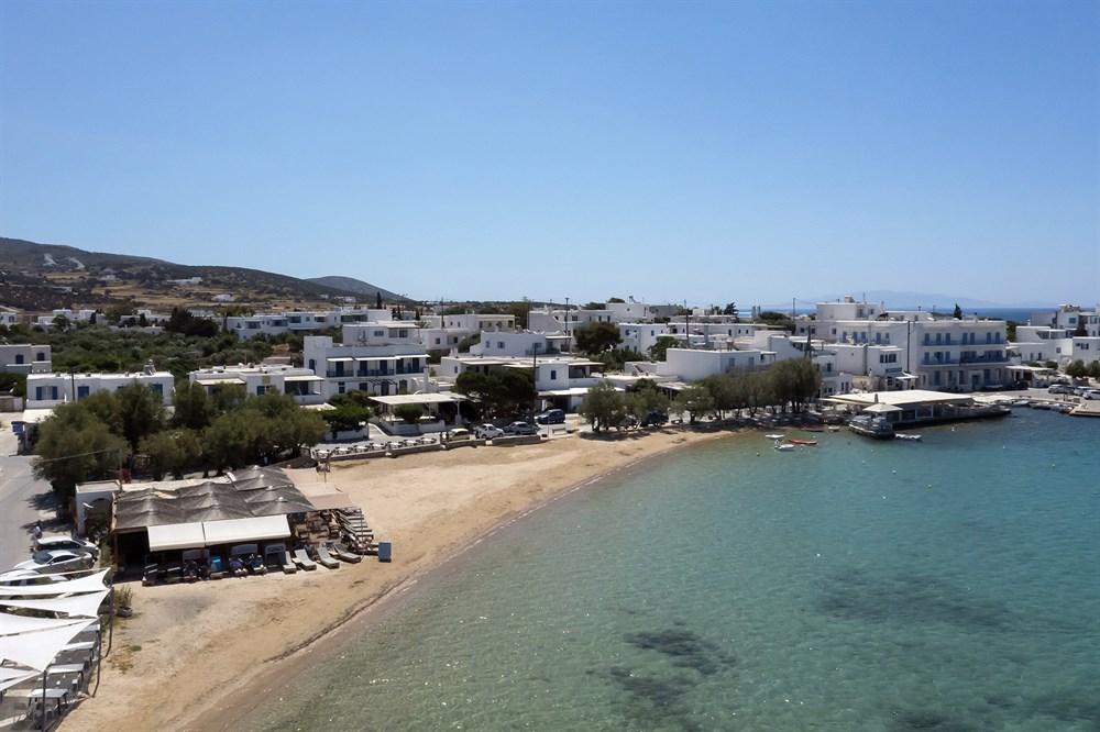 Πάρος 2026: Ο Απόλυτος Οδηγός Διακοπών – Τα Ομορφότερα Μέρη που Αξίζει να Ανακαλύψετε με Ενοικιαζόμενο Αυτοκίνητο